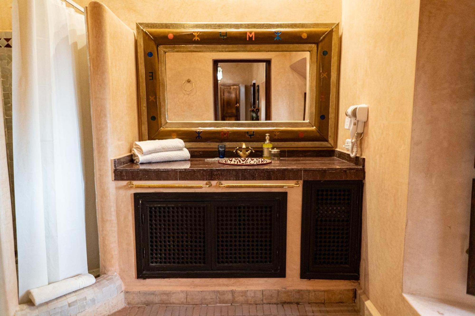 Equity Point Marrakech Hostel Marrakesh Luaran gambar